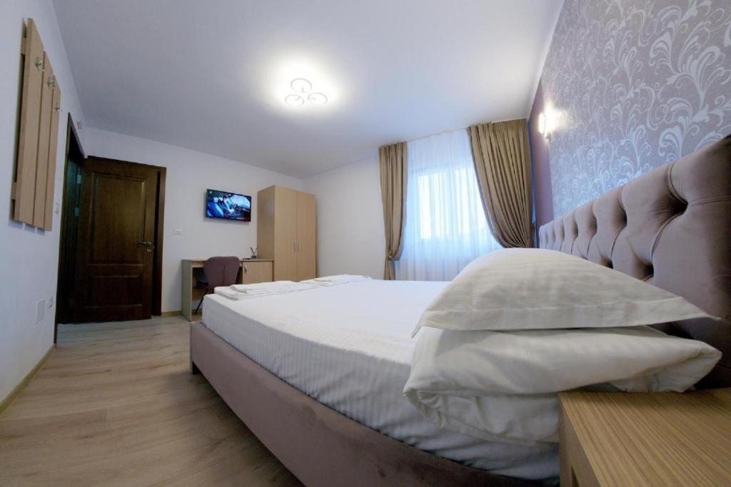 Bucovina Holidays Sadova Кимпулунг-Молдовенеск Екстер'єр фото