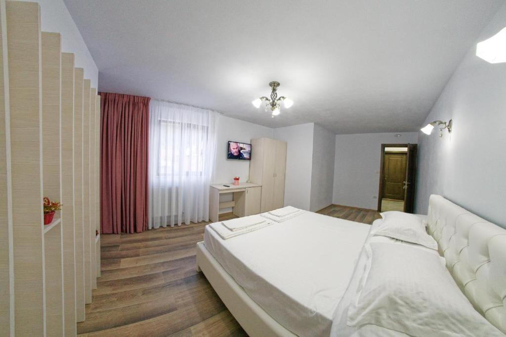 Bucovina Holidays Sadova Кимпулунг-Молдовенеск Екстер'єр фото
